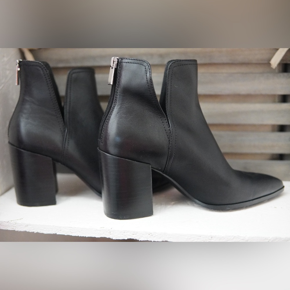 NEW! Black Leather Steve Madden Booties